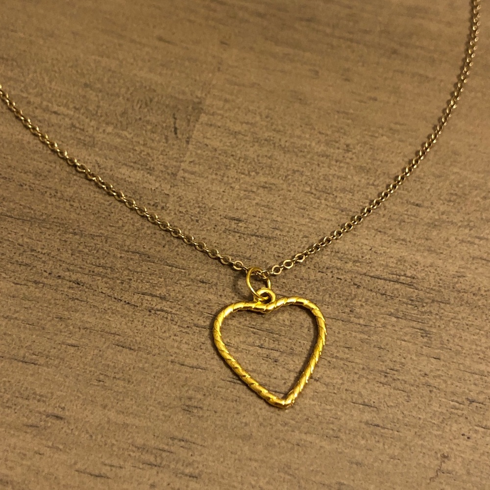 Gold Tone Heart Pendant Necklace - Picture 2 of 9